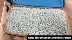 រូប​ឯកសារ៖ ថ្នាំ​ញៀន​ Fentanyl ត្រូវ​បាន​ចាប់​ទុក​នៅ​ក្រុង Tempe រដ្ឋ Arizona កាល​ពី​ឆ្នាំ​២០១៧។
