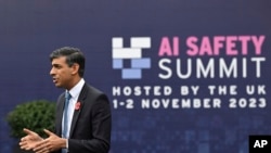 英国首相里希·苏纳克（Rishi Sunak）召集了多国的科技高管和政治领袖出席全球首届人工智能（AI）安全峰会。（媒体联访2023年11月2日）