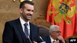Novoizabrani crnogorski premijer Milojko Spajić u Skupštini Crne Gore (Foto: SAVO PRELEVIC / AFP)