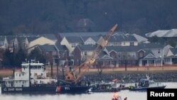 Enkazın tamamen kaldırılması için daha farklı ekipmanlara ihtiyaç duyulduğu açıklandı.