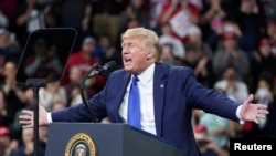 Rais wa Marekani Donald Trump wakati wa kampeni Milwaukee - Wisconsin