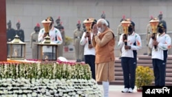 د هندوستان وزیراعظم نرندره مودي د بنګله دېش د ازادۍ 50 کاله پوره د کېدو په موقع په نوي دلي کې د جنګ قامي یادګار ته ورغلی و