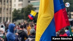 Manifestantes en el Parque Nacional, en Bogotá, el viernes 7 de mayo de 2021. [Foto: Karen Sánchez, VOA]