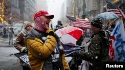 Сторонники и противники Трампа в центре Вашингтона, 19 января 2025 года