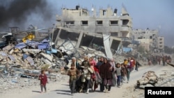 Raseljeni Palestinci bježe iz sjevernog dijela Gaze usred izraelske vojne operacije, u gradu Gazi, 5. novembra 2024.