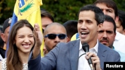 Kiongozi wa upinzani wa Venezuela, Juan Guaido, ambaye amejitangaza kuwa rais na kuungwa mkono na Umoja wa Ulaya na Marekani, kati ya wengine.