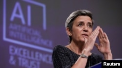 La vicepresidenta ejecutiva europea, Margrethe Vestager, habla en una conferencia de prensa sobre el enfoque de la UE sobre la inteligencia artificial después de una reunión semanal de la Comisión de la UE en Bruselas, Bélgica, abril 21 de febrero de 2021