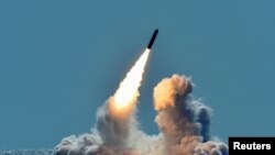 2018年3月26日，美國海軍內布拉斯加號潛艇（USS Nebraska）在加州外海試射三叉戟II型D5導彈。