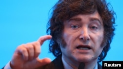 ARCHIVO - El presidente de Argentina, Javier Milei, habla durante un evento de negocios en Buenos Aires, Argentina, el 26 de marzo de 2024. REUTERS/Agustin Marcarian