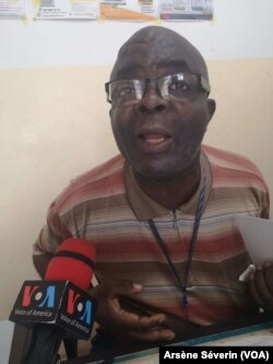 Eric Patrick Mampouya, opposant, à Brazzaville, le 19 octobre. (VOA/Arsène Séverin)