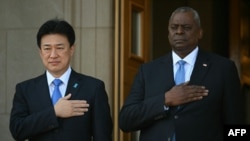 日本新防長首訪五角大廈加強美日同盟。（法新社2023年10月4日）