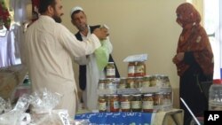 زنان تجارت پیشه ننگرهار از نبود بازار فروش محصولات شان شکایت دارند