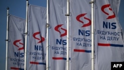 Zastave Naftne industrije Srbije, 8. januar 2025. (Foto: AFP/Oliver Bunić)