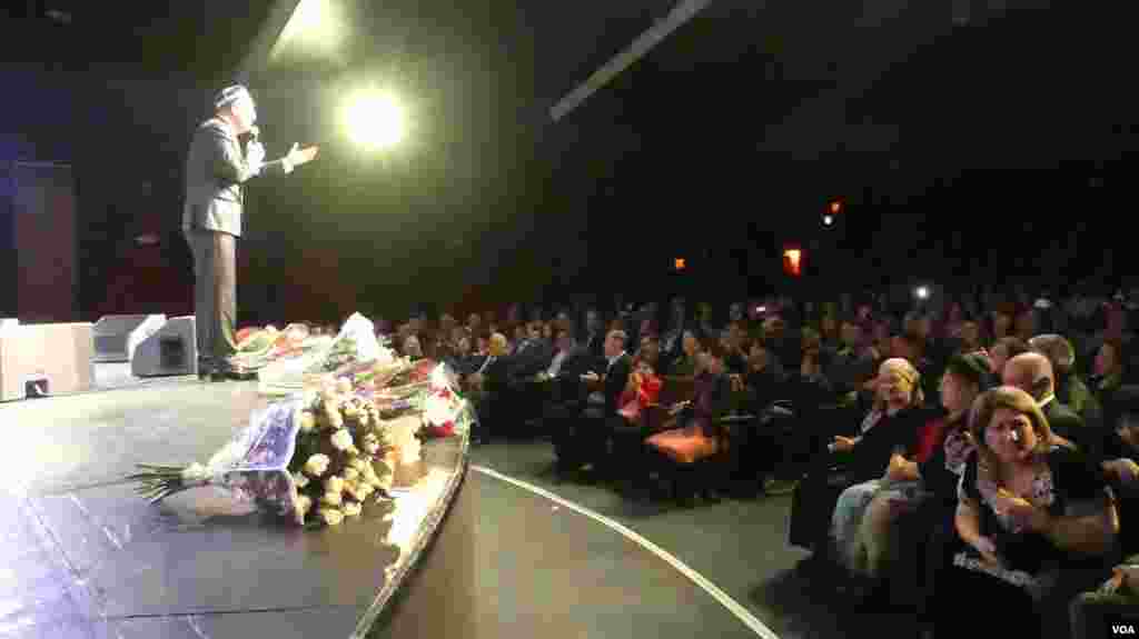 O'zbekiston va Tojikiston Xalq artisti Sherali Jo'rayevning konserti Amerikadagi vatandoshlarimiz uchun haqiqiy tuhfa bo'ldi.