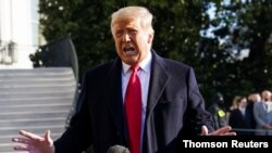 El presidente de EE.UU., Donald Trump, habla con los periodistas en la Casa Blanca el martes, 12 de enero de 2021, antes de viajar a Texas.