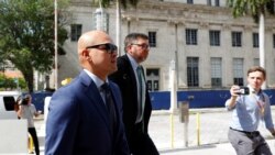 Finalmente el asistente del expresidente Trump acude a Corte en Miami para escuchar los cargos en su contra