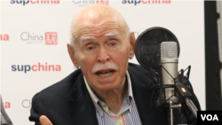 紐約大學法學院退休教授孔杰榮（美國之音章真拍攝）