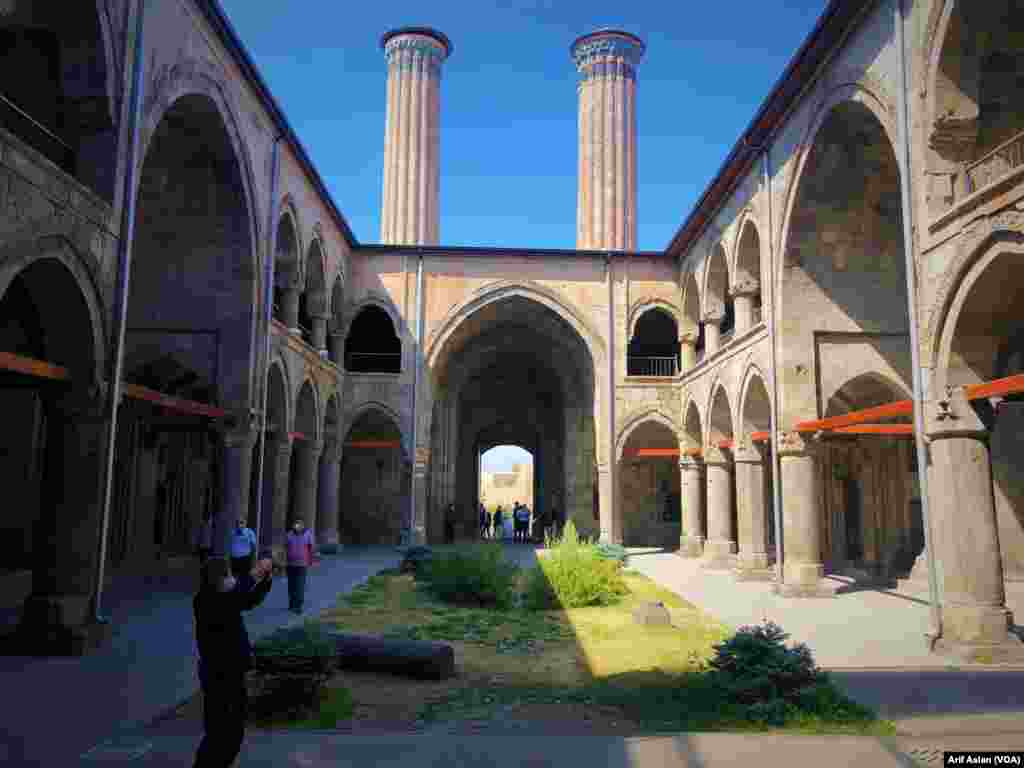 Medreseya Cot Minare li Erziromê