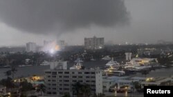 Tornado u Fort Loderdejlu na Floridi (Foto: Paul Gallo/via REUTERS) 