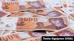 Премиерот Христијан Мицкоски го одби предлогот на Сојузот на синдикати на Македонија (ССМ) за минимална плата од 500 евра и ги обвини за координирање со опозициските партии. Фото: Илустрација, денари.