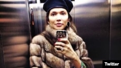 Gulnora Karimova "Twitter" orqali internetga qo'ygan suratlardan biri, 2013-yildan. Undan 2014-yilning boshidan beri darak yo'q