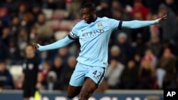 Yaya Touré lors d'un match de Premier League contre Sunderland, Angleterre, le 3 décembre 2014
