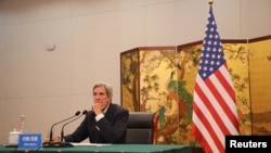 美國總統氣候變化事務特使約翰·克里在天津與中共中央政治局委員、中央外事辦主任楊潔篪舉行視訊會議。（2021年9月2日）