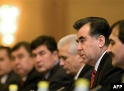 Tojikiston mintaqada bosh islohotchi, deydi nufuzli mukofot sohibi Matluba Uljabaeva