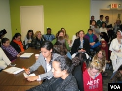 四個非政府人權組織代表與會發言（美國之音 方冰拍攝）