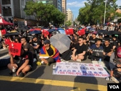 週日，數千台灣人在台灣立法院外集會，支持香港民眾“反送中”抗爭運動。（蕭洵拍攝）