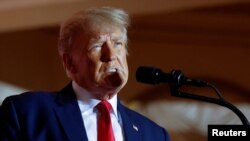 ARHIVA - Bivši predsjednik Donald Tramp objavljuje predsjedničku kandidaturu na skupu u Mar-a-Lagu na Floridi (Foto: Reuters/Jonathan Ernst)