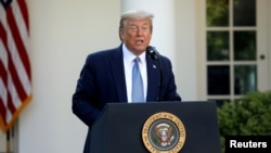 El presidente Donald Trump tiene previsto realizar una llamada con los gobernadores del país el jueves para hablar sobre la posible reapertura de los estados cuyas economías han sido cerradas por la pandemia.