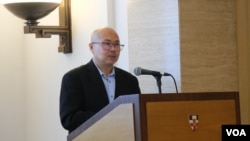 約翰霍普金斯大學（Johns Hopkins University）社會學系政治經濟學教授孔誥烽出席英國倫敦大學亞非學院 (SOAS University of London) 有關《中英聯合聲明》40周年研討會。（攝影：美國之音/鄭樂捷) 
