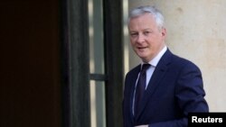  Waziri wa fedha wa Ufaransa Bruno Le Maire akiwasili huko Ikulu ya Ufaransa Elysee mjini Paris.