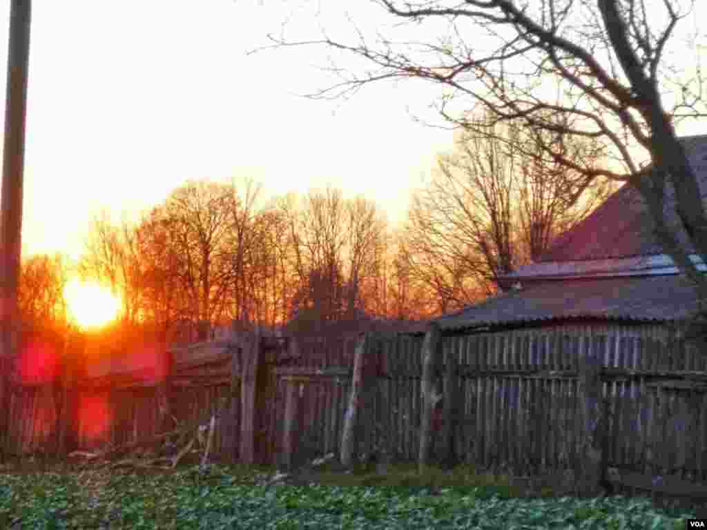 Zhernklyovy village, eastern Ukraine, Nov. 29, 2013. (Henry Ridgwell for VOA)