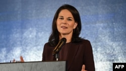 2024年12月2日，德國外交部長安娜萊娜·貝爾伯克在北京與中國外交部長王毅會晤後在記者會上講話。