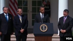 Obama estuvo acompañado por el secretario de Transporte, Ray LaHood, el presidente de AFL-CIO, Richard Trumka, y David Chavern, de la Cámara de Comercio de EE.UU..