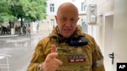 En esta captura de pantalla de un video publicado por Prigozhin Press Service, Yevgeny Prigozhin, propietario de la compañía militar Wagner Group, el sábado 24 de junio de 2023.