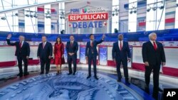 Los siete precandidatos republicanos que tomaron parte en el segundo debate de primarias, celebrado el 27 de septiembre de 2023, en Simi Valley, EEUU.