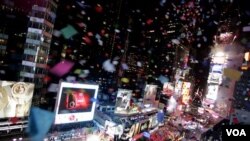 Pese a las amenazas climáticas y los problemas que aún persisten tras la nevada, en Times Square, en la ciudad de Nueva York, fue lanzado el tradicional papel picado.