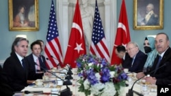 美國國務卿布林肯同土耳其外長恰武什奧盧在國務院會談。（2023年1月18日）