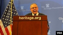 美国退役陆军上将杰克·基恩2022年8月4日在华盛顿传统基金会演说(美国之音锺辰芳拍摄）