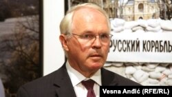 ARHIVA - Ambasador Kristofer Hil na izložbi "Pozdrav iz Ukrajine" u Beogradu, 25. jula 2022 (Foto: RFE/RL/Vesna Anđić)