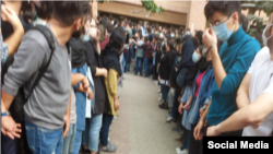 اعتراضات سراسری ایران، دانشگاه صنعتی شریف، یکم آبان ۱۴۰۱