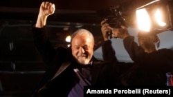 "On m'avait enterré vivant!", a lancé l'icône inoxydable de la gauche, qui a comparé sa victoire à une "résurrection".