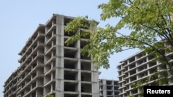 资料照：中国房地产企业佳登宝公司在广西桂林的一处没有完工的住宅楼建筑工地。（2022年9月17日）