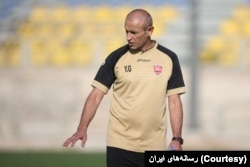 یحیی گل‌محمدی با موهای تراشیده در تمرین پرسپولیس حاضر شد