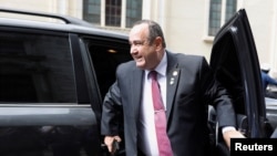 El presidente electo de Guatemala se reunió con el Secretario de Estado de EE.UU. en Washington, como parte de una visita para discutir sobre temas de migración y seguridad con funcionarios del gobierno estadounidense.