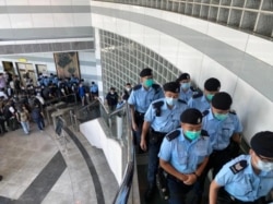 2020年8月10日，香港警方搜查壹傳媒大樓。 （蘋果日報圖片）