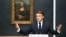 Fransa Cumhurbaşkanı Macron, Leonardo da Vinci’ye ait dünyaca ünlü "Mona Lisa" tablosunun önünde basın toplantısı düzenledi.